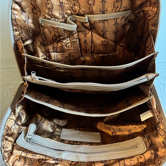 Tignanello Tan bag / purse - Picture 9 of 12